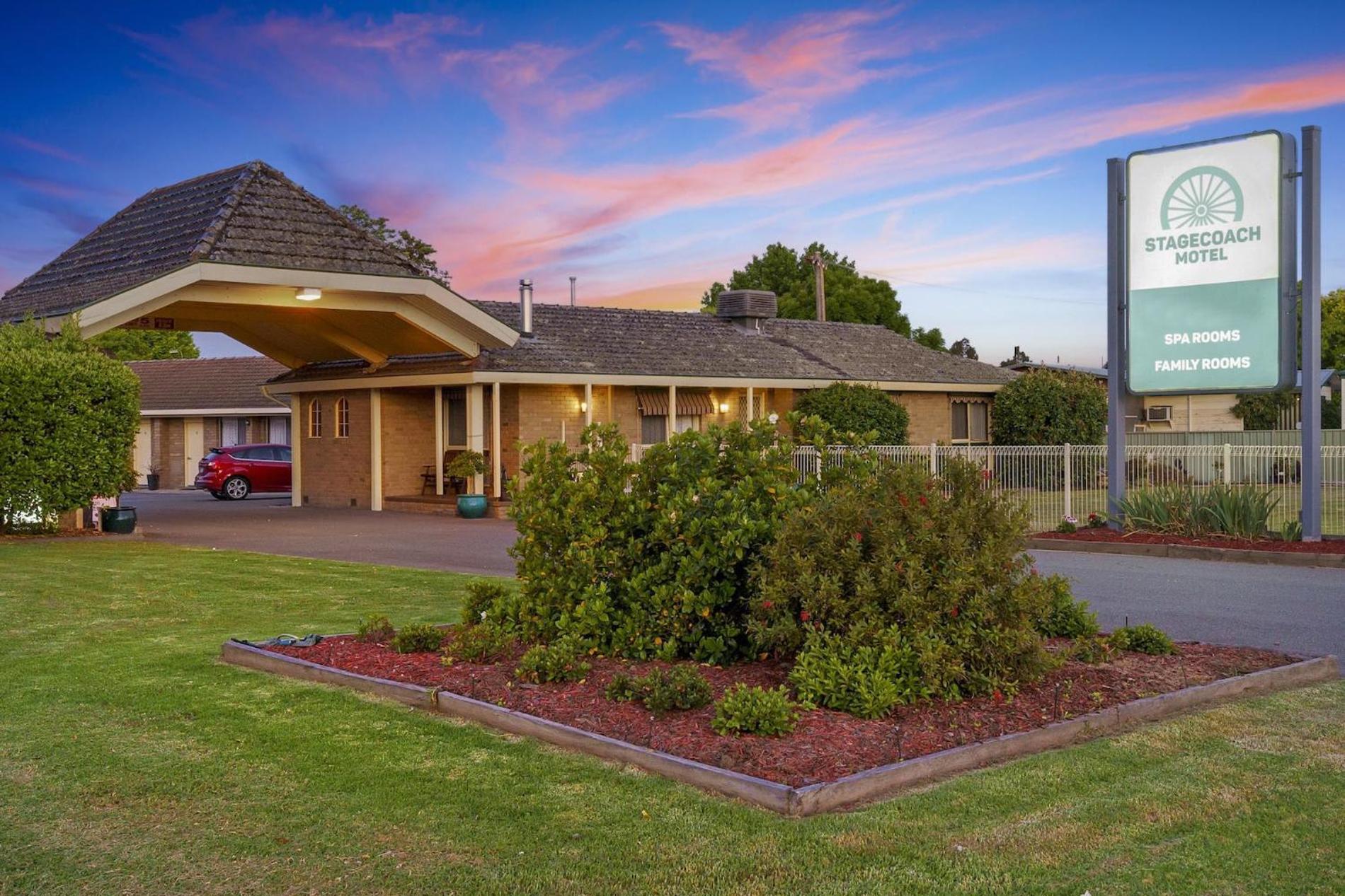 Stagecoach Motel Wodonga Kültér fotó